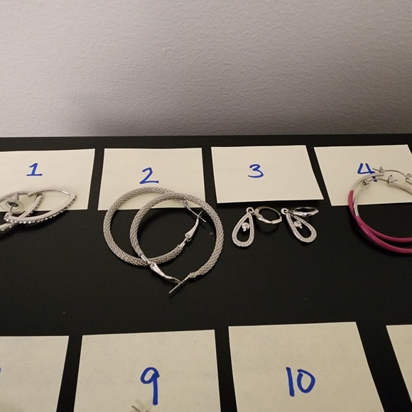 Assorted earrings - Picture 7 of 8